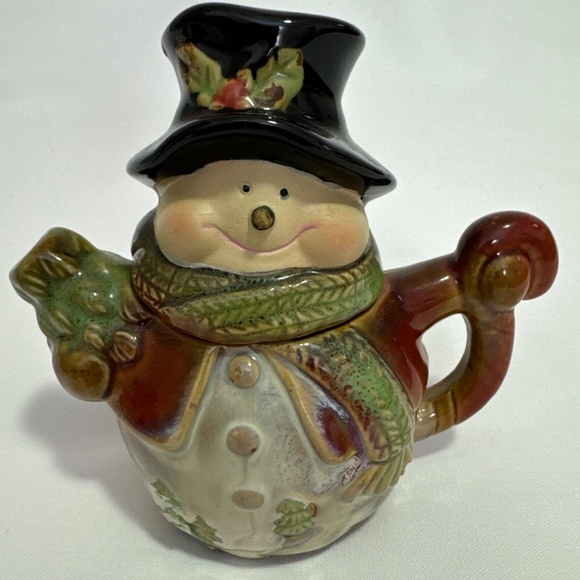 Snowman Top Hats Miniature Teapot Creamer Matching Salt & Beanie Pepper Shakers - Picture 7 of 12